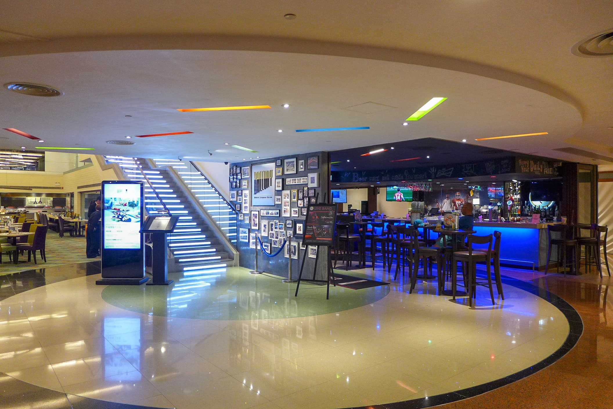 The Sportsbook Bar & Grill is open at 18951 Mainstreet in Parker. Mainstreet's sports-bar gap is now closed.
