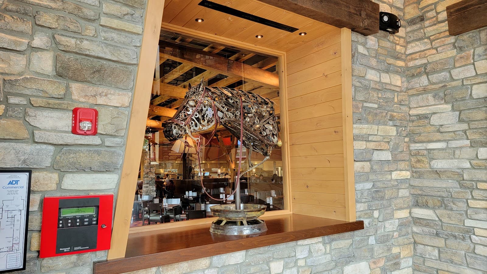 Lazy Dog Restaurant & Bar